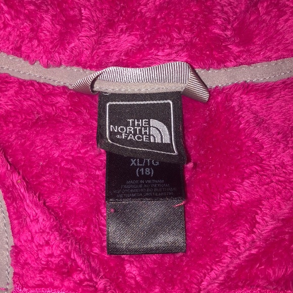 North face soft jacket *fits like a size small* - Picture 2 of 5